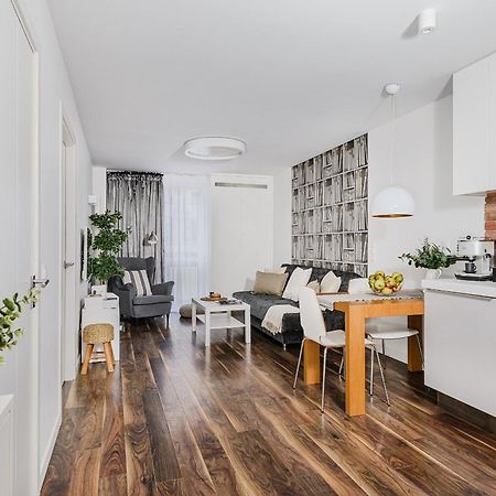 Grzybowska P&O Serviced Apartments Warszawa Exteriör bild